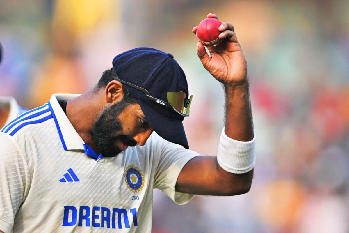 CricCrazyJohns's tweet photo. BUMRAH HAS THE BEST BOWLING AVERAGE IN TEST CRICKET IN LAST 100 YEARS. 🤯🐐 https://t.co/iOIlt2Jxwy
