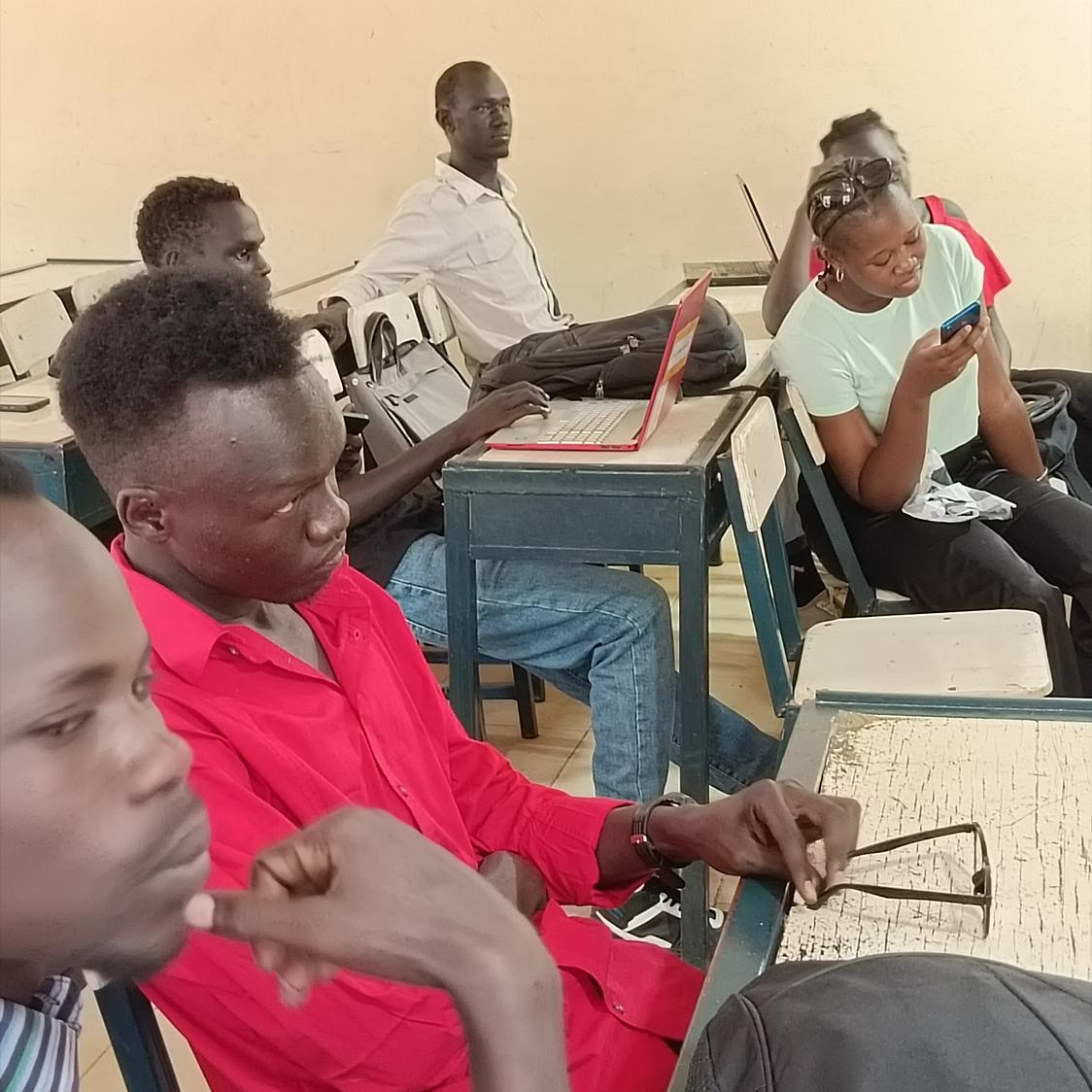 GDSC_UoJ's tweet image. 🚀 Delved into the Solution Challenge magic with Google tech at yesterday's info session! A powerful discussion on aligning local solutions with SDGs. Ready to innovate for a better world! 🌍💡
#gdscSSA #GDSC #solutionchallenge #googletechnology #SDG #InnovationJourney