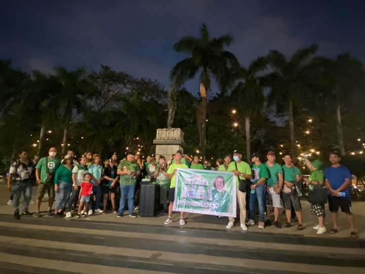 IvanAtHome's tweet photo. Duterte supporters called for a rally at the heart of Manila to support and defend VP Sara Duterte and this is all they can gather.

This actually hurts their camp because it confirms what everyone suspects - that the Dutertes cannot muster enough warm bodies in Metro Manila to threaten another EDSA People Power Revolution.