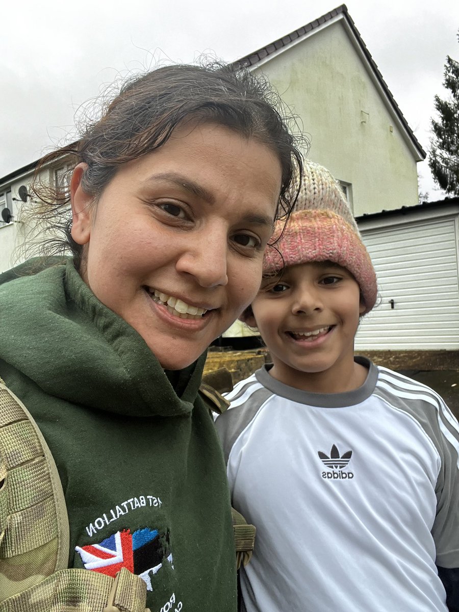 pardeep19922328's tweet photo. Good morning ❤️ 5km weighted walk ✔️ Udai was my company today ✨✨ #mumson #Februarychallenge Day3 of29 ✨ Have an amazing day everyone❤️ https://t.co/gYYTWYqzRz