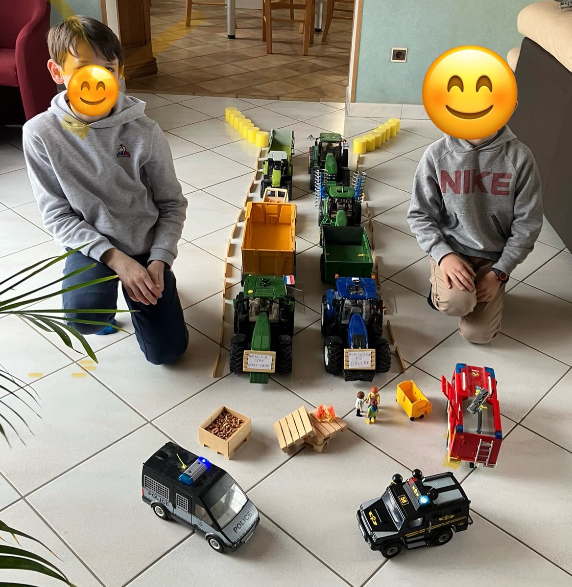 Le week end, les cousins s inspirent de l actualité de la semaine des papas 🧑🏻‍🌾🚜! <a href="/Fragritwittos/">FranceAgritwittos♥️</a> #avecnosagris