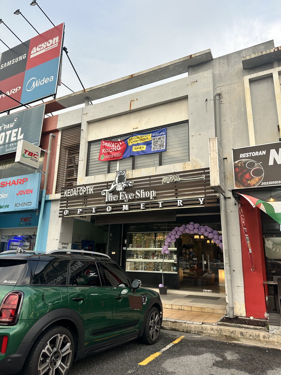 chairmanGLC's tweet photo. Tadi singgah @EyeOptometry kat Bangi untuk buat spek baru. Mata rasa macam kabur-kabur sikit bila tengok device lama sangat. Kadang tu sampai berair mata. https://t.co/E6yz1dQvG4