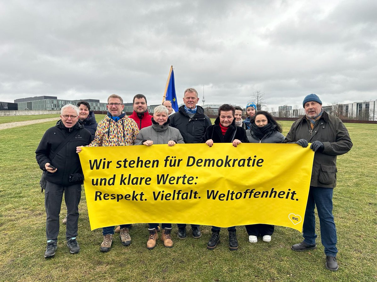 Trotz Nieselregen erneut auf der Demo... Eure Ines