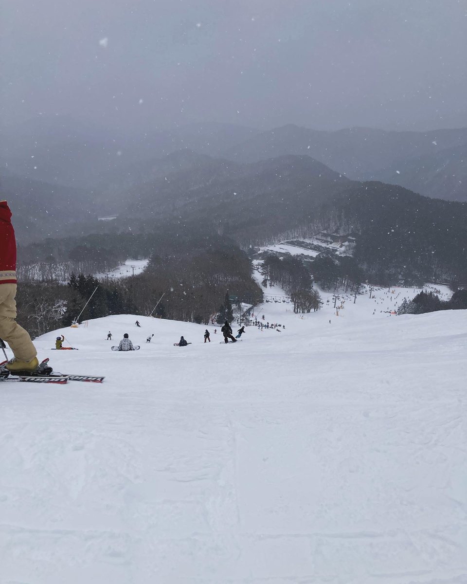 anami3715's tweet photo. 広島県恐羅漢スノーパーク場
深夜1時に出発
朝一からスノボー🏂
こけまくって、体中が痛い😓 https://t.co/VcZH2tgDug