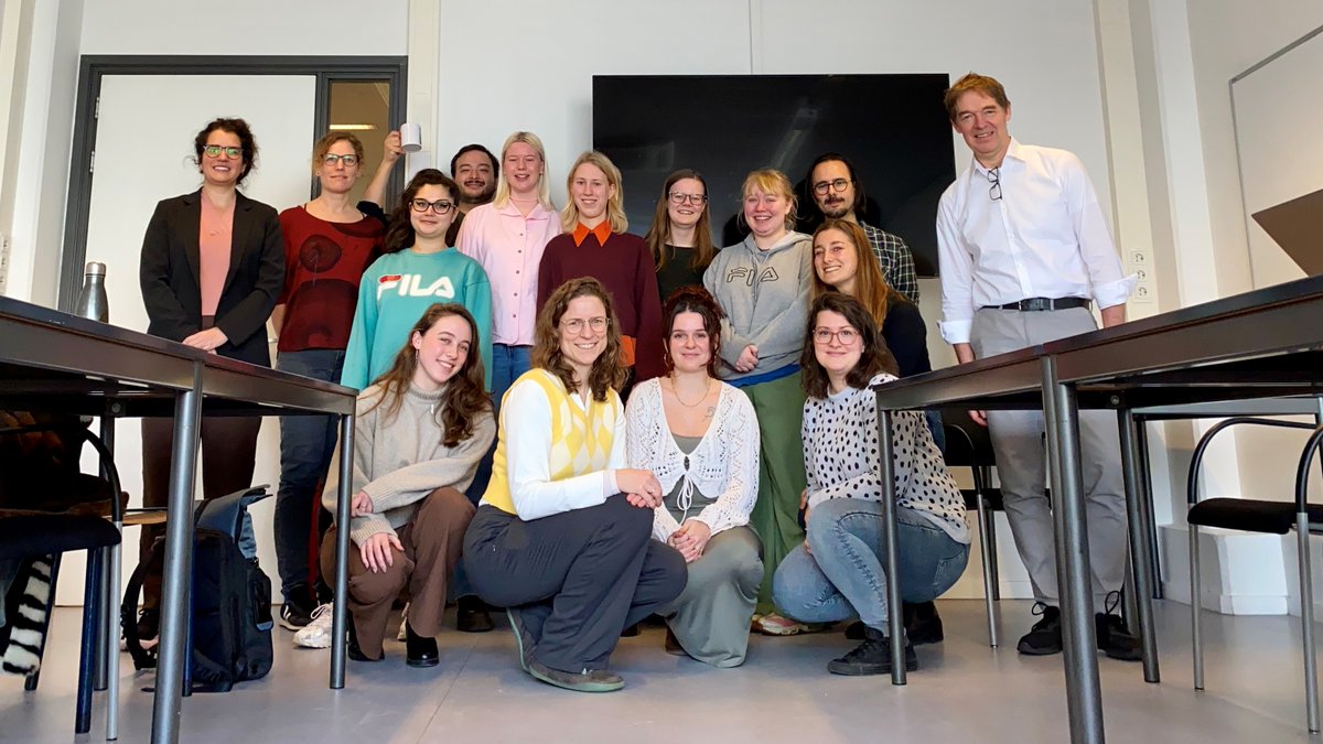 Last class of their MSc programme vu.nl/genes #rmGBH! Eco de Geus and I thoroughly enjoyed teaching this bright group. Now they're off to @NTRscience's (inter)national collaborators for their thesis projects.🎓🧳✨ All the best! #GeneEnvironment