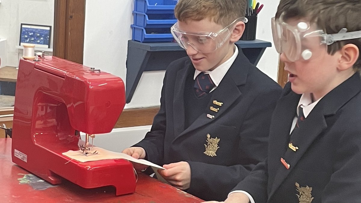 prep_stem's tweet photo. Sport &amp; textiles - first project making kit bags. Adobe Illustrator for graphic design, dye sublimation process to transfer our designs to fabric. Now learning how to use sewing machines. DTE-Art collaboration @SedPrepArt https://t.co/HClvG0FlB9
