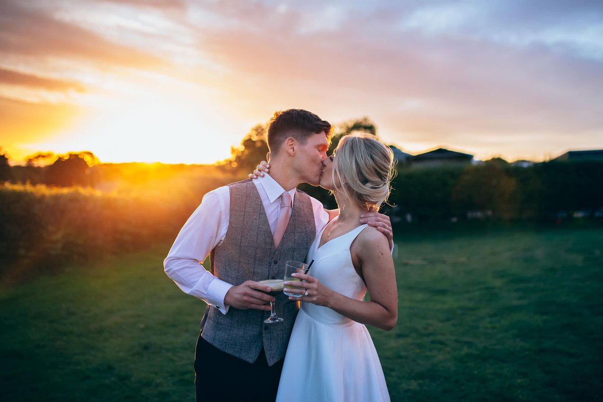 Samantha Kay tweet media