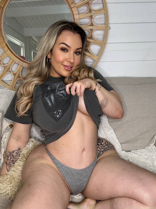 Bet you wanna see me shake these 🍒 https://t.co/6SPShQpp91