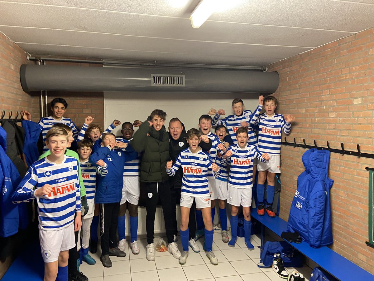 Raoulhartog's tweet photo. Dat is 3 ! Op naar 9 ! #matchdayyy https://t.co/Z6UVo6aqYi