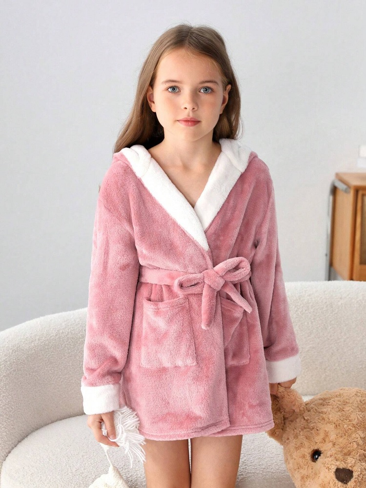 topofstyle's tweet photo. 😊Cozy Elegance Embrace Comfort in 👧Girls' Fleece Robe Collection!  
Buy Now 👉 https://t.co/BWxD9a0E9l 
#bathrobe #robe #hooded #comfystyle  #fleece #girls #girlsfashion #girlsclothing #trending #shopping https://t.co/1HAhamtnPY