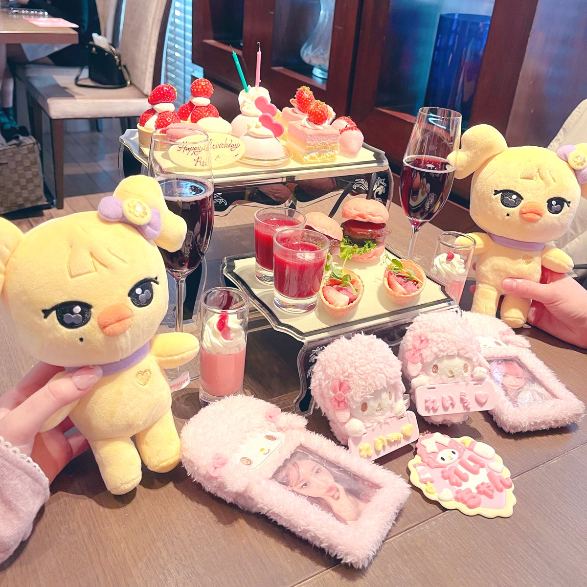 taruru1201's tweet photo. れいちゃんお誕生日おめでとう🎂💘💘

#HappyREIday
#오늘은_콩주의_생일 👸 https://t.co/FnPtZdhJl0
