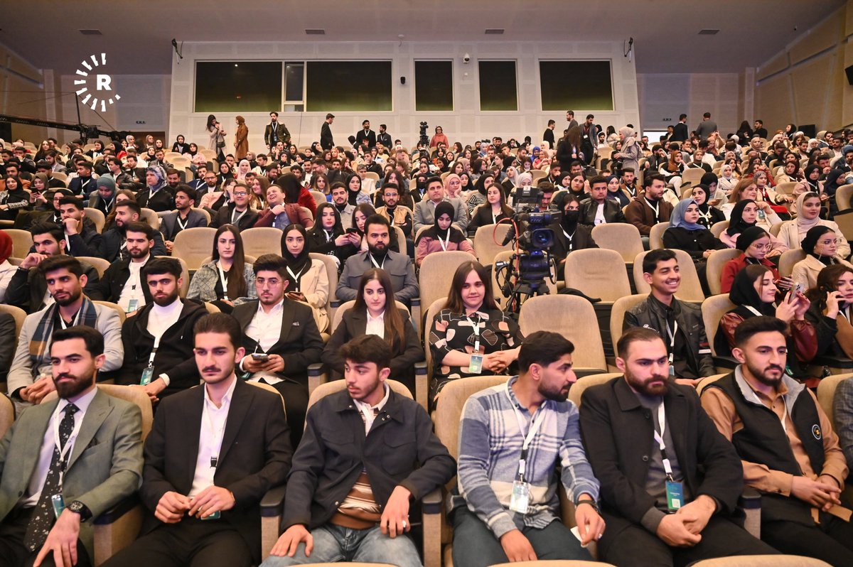 Rudawkurdish's tweet photo. دیداری دکتۆر ئاراس لە دهۆک بە بەشداریی 1000 گەنجی خوار 25 ساڵان دەستیپێکرد

#DrArasCommunity https://t.co/DlQEJNFXvX