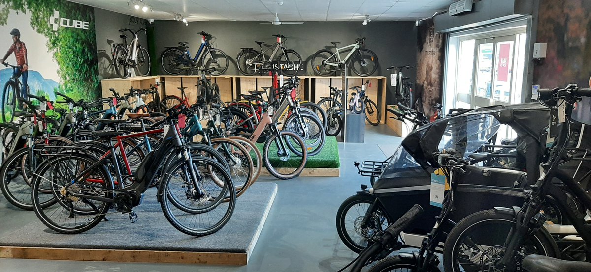 As spring approaches, it's time to think about getting out and about on an #electricbicycle. We have bikes for everyone at our #Yarnton and #Yattendon shops. No pressure, no hassle - come and see what it's all about and join the ebike revolution!

#ebikes #cycling #oxford