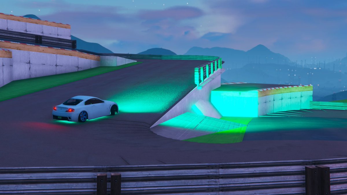 Poruki0818's tweet photo. #GTAOnline 
ヘアピン多めの短い往復峠を作ってみました https://t.co/rbKynH0RSL