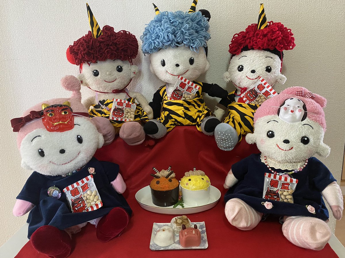puerupueru's tweet photo. 皆さん今晩は、お久しぶりです。ロイドです。お元気ですか？
今日は節分です。
なんやかんや言って、スイーツ頂きました。🍰
ズラがずれてるけど、、、気にしないでね❤️

#節分
#プリモプエル 
#プリモプエラ
#プリモピース
#ぬい活
#癒し https://t.co/e0ae2eUchG