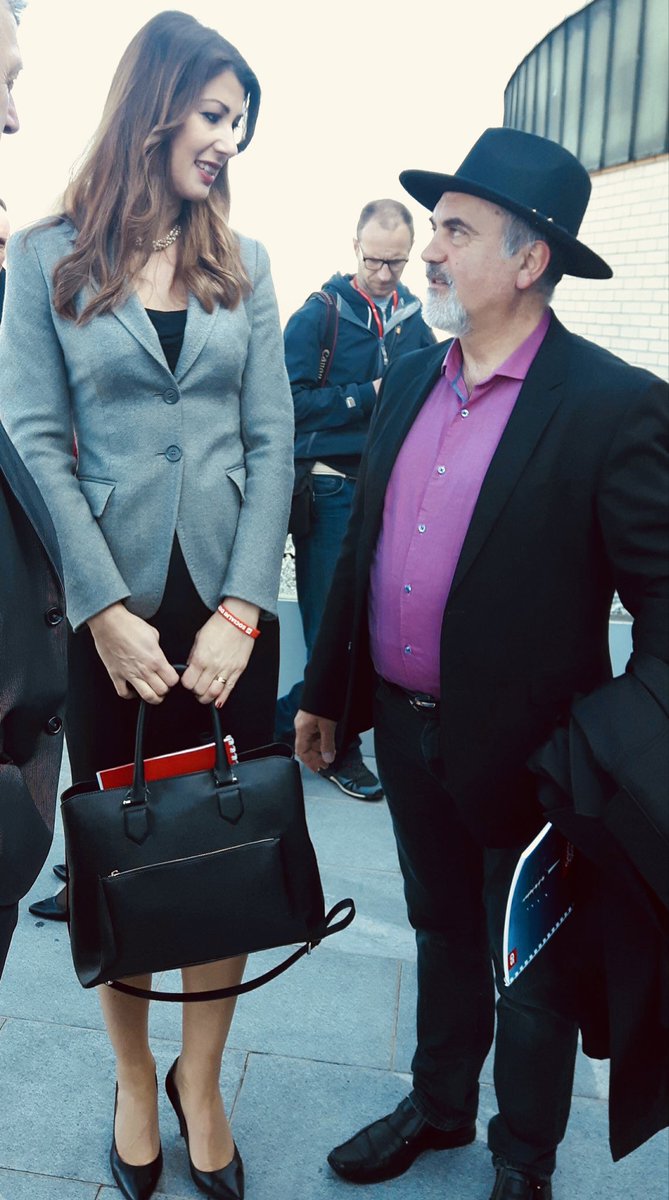 G: A bo? 
D: Ja kk to misliš? 
G: Dobr veš