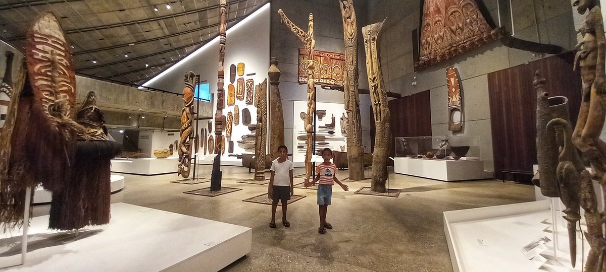dafoodographer's tweet photo. Took the nephews on a crash course in our Melanesian heritage at the museum. Found out our ancestors were the original farm-to-table enthusiasts, pioneering agriculture while everyone else was still figuring out fire.
#AgriculturalAncestors #MelanesianRoots #MuseumThrowback https://t.co/fZy1tsLRe4