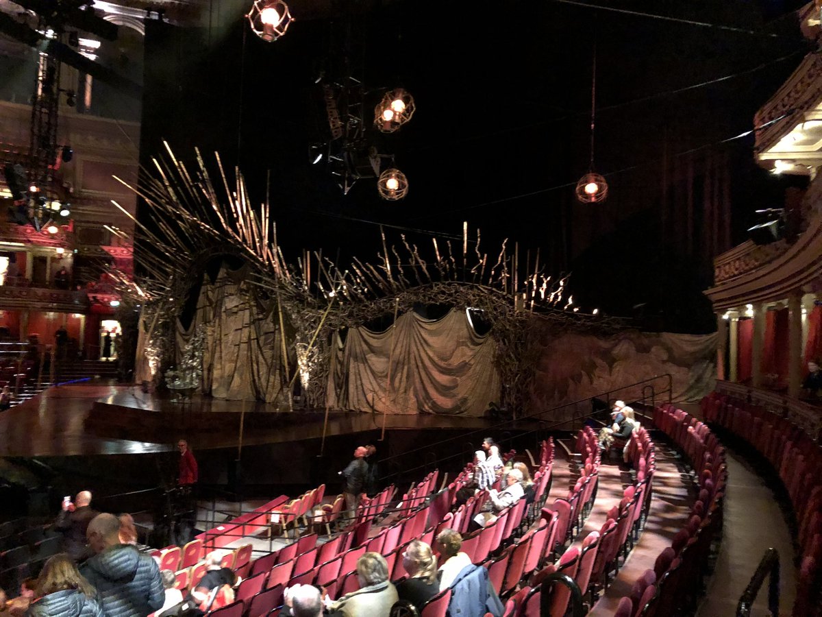 The utterly stunning @Cirque Du Soleil Alegria @RoyalAlbertHall. Guaranteed to take your mind off anything. Vocally astonishing, breathtaking acrobatics and genuinely laugh out loud humour. Not sure I quite got the plot, 100% sure it doesn’t matter. 🎭👏🏻👏🏻👏🏻#London