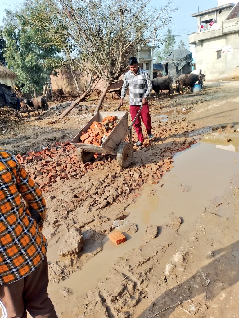 RampurDm's tweet photo. प्रकरण में अधिशासी अभियंता, लोक निर्माण विभाग एवं खंड विकास अधिकारी शाहबाद को निरीक्षण उपरान्त नियमानुसार कार्यवाही हेतु निर्देशित। https://t.co/bLZhvnZjWj