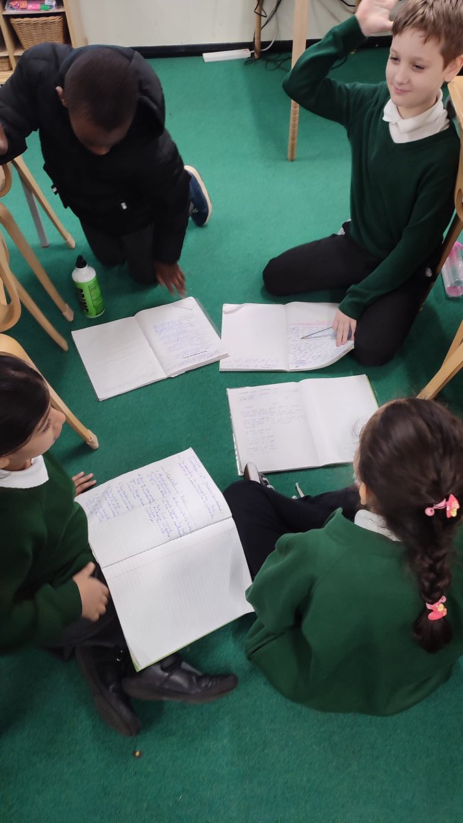 Discovery_Y4's tweet photo. Was King Arthur 👑 real or was he a legend❓Our Year 4️⃣ investigator’s have been busy debating this very question🙋♂️🙋♀️ Some super speaking 🗣️and listening 👂skills on show children! Well done! 👏
#Year4 #DPS #ThemysteryofArthur #Showwhatyouknow #Debaters https://t.co/BUGUsrPtmk