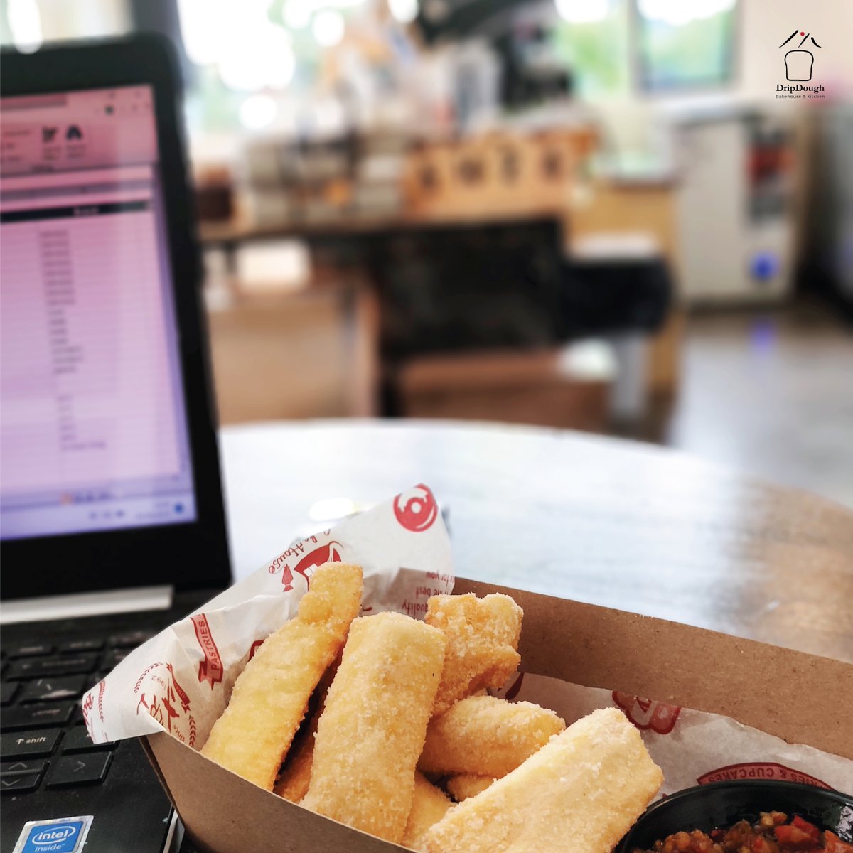 Cassava Stick nya DripDough Bakehouse and Kitchen.. sangatlah mempesona.. sederhana namun menggila rasanya... mantaavvv