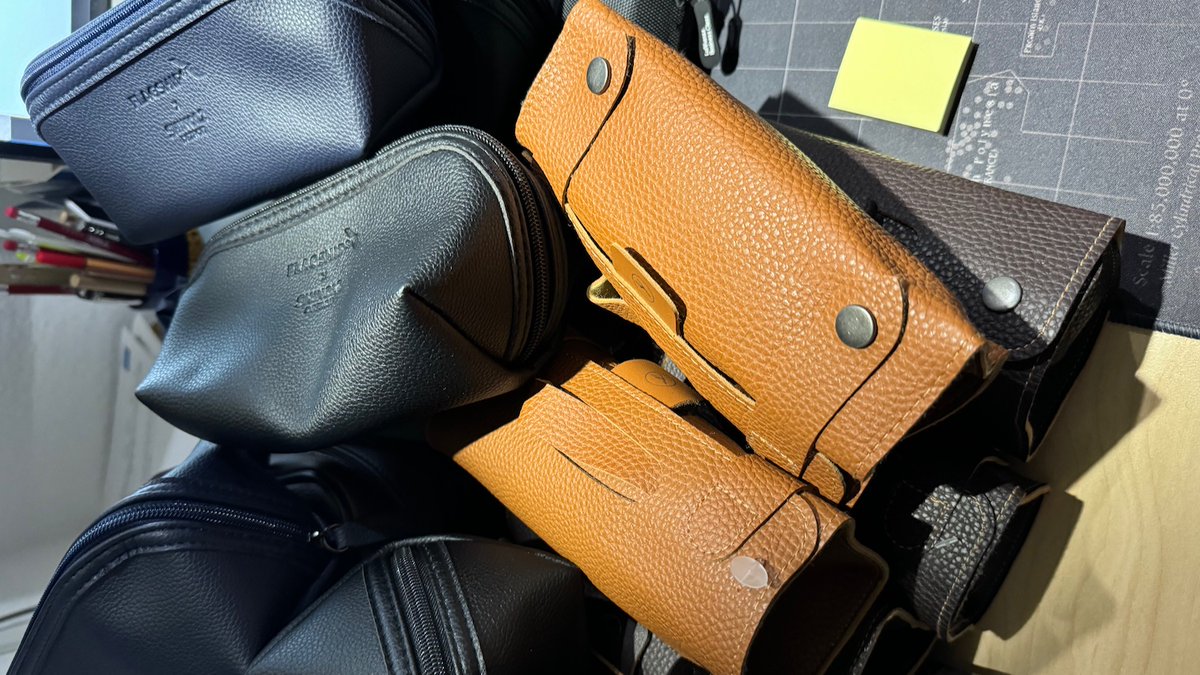 So, statt im Blog, bin ich mit meiner #Reise #Charity Aktion mal auf ebay umgezogen, geht einfacher. 
Bedient Euch... und vorab DANKE!
(PS: sucht Ihr was bestimmtes, einfach Fragen, ich suche gern mal)
ebay.de/usr/svenblogt_…
Mehr Details aber weiter hier svenblogt.boardingarea.com/?s=charity