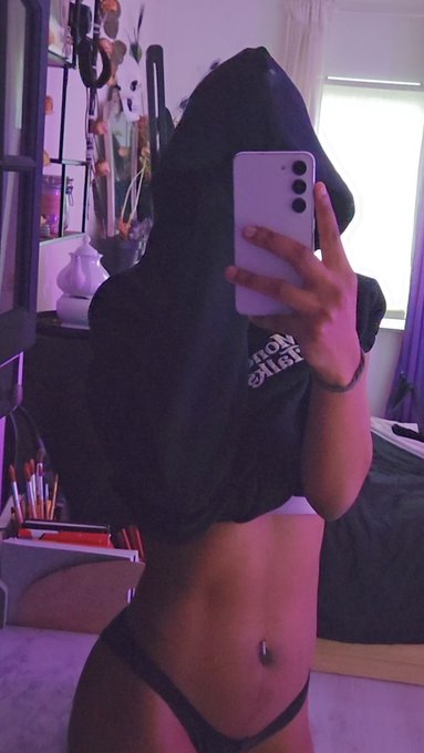 I might be a goddess but I'm also baby so I will be taking my afternoon nap now.   Make me wake up to<a href="/tag/realloyalfans"class="tags"><span>#realloyalfans</span></a>