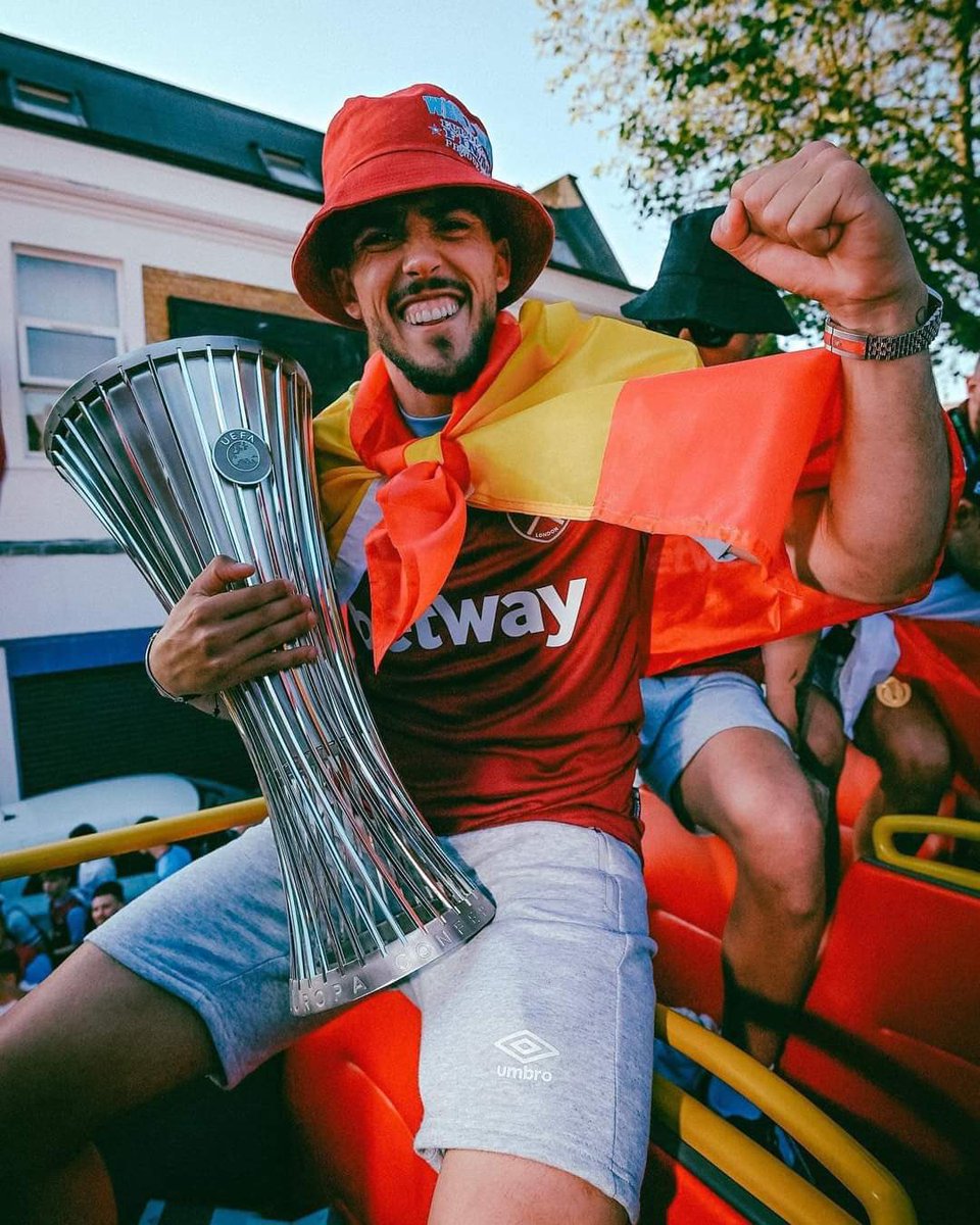 WestHamViews_'s tweet photo. Still hurts knowing he's no longer a West Ham player...💔⚒️ https://t.co/yiB5xDPkOq