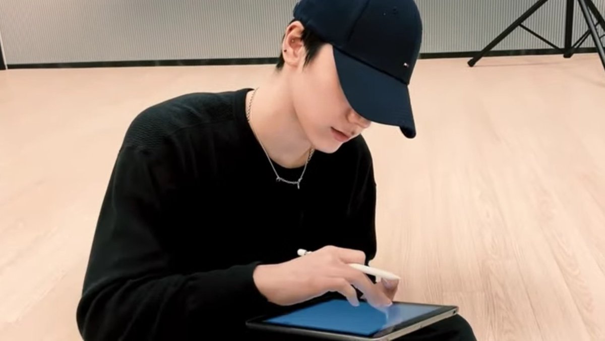 bemy10velyjay's tweet photo. นักออกแบบตัวน้อย 🐱🎨🖌️ https://t.co/tzdVE6JhFL