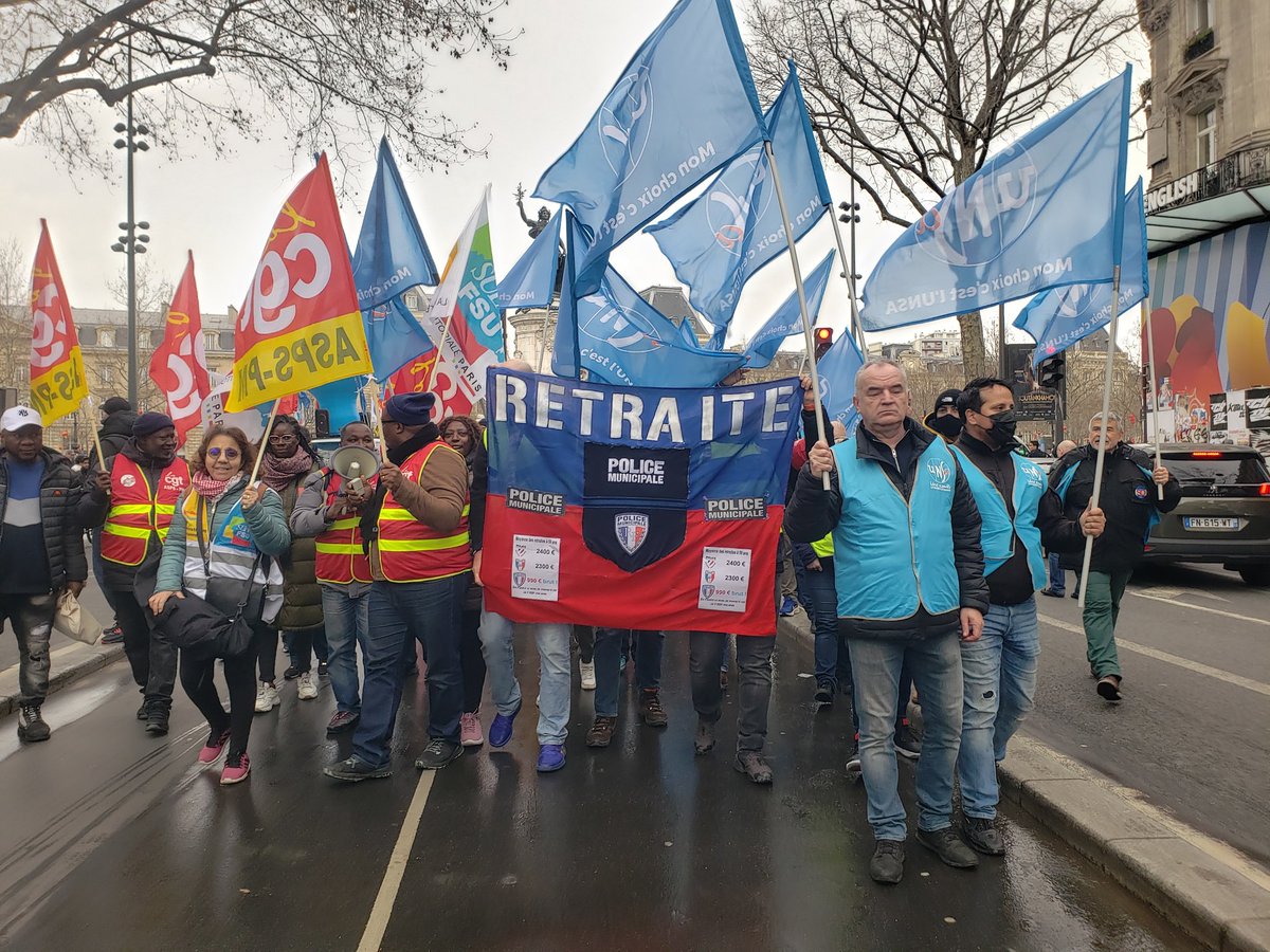 VisioMediaPress's tweet photo. Manifestation des #policiersmunicipaux à Paris pour  leur retraite
#PoliceMunicipale https://t.co/JXkeqYIy3A