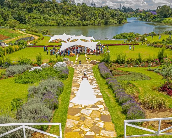 EverestEvents's tweet photo. Here comes the bride. Courtesy of Everest events ltd,
#kenyanbride
#kenyanwedding
#bride
2024 booking on going. https://t.co/3tTrpWxFYj