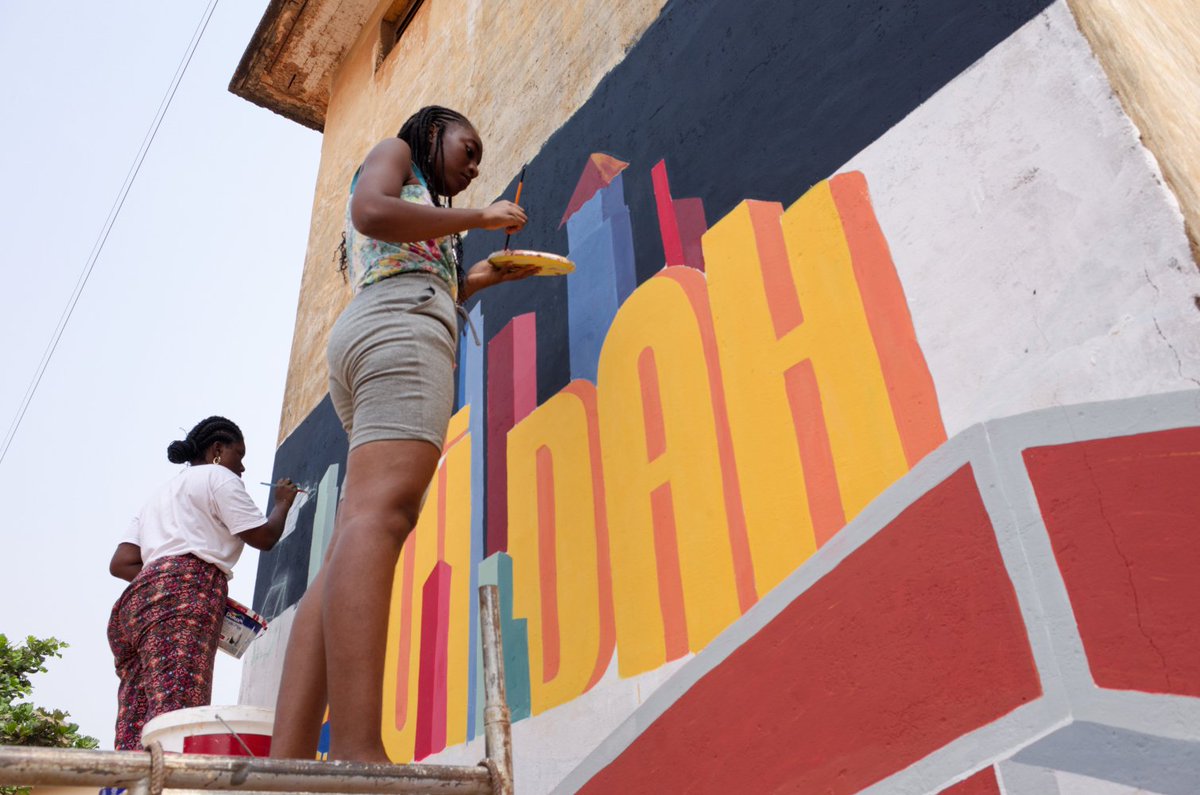 Sippaint_Benin's tweet photo. Carnaval International Ouidah 

Auteur : @ariane_jaisingh

Description : l'auteur met en exergue "Ouidah", une Cité qui sera à la pointe de la technologie tout en restant connectée aux ancêtres et à sa culture. 

Crédit photo : @YaKoudjina 

@SemeCity 
#Streetart #Ouidah #waxexô https://t.co/ZL8dgmSe64