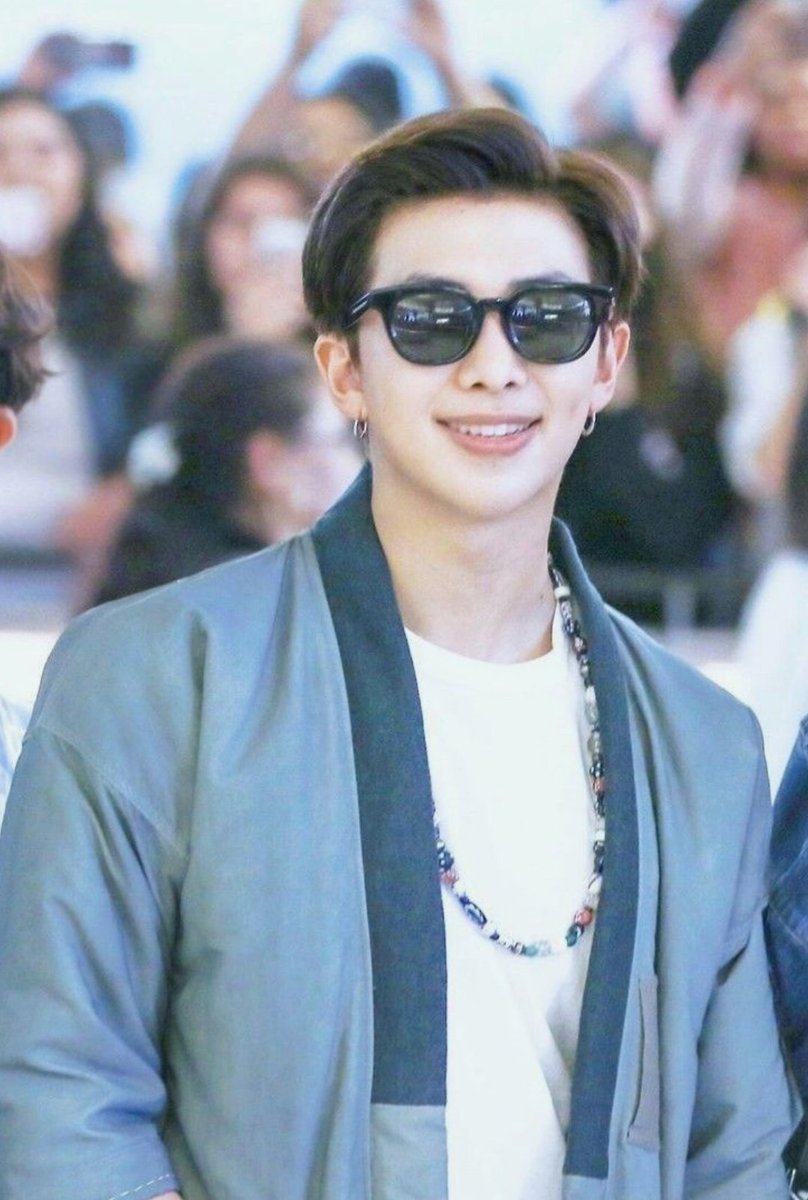 دور تو بگردم جیگرگوشه مظلومم:) 

NAMJOON THE BEST BOY
NAMJOON THE PRETTIEST FLOWER
NAMJOON THE AMAZING LEADER
NAMJOON THE MOST BEAUTIFUL PERSON