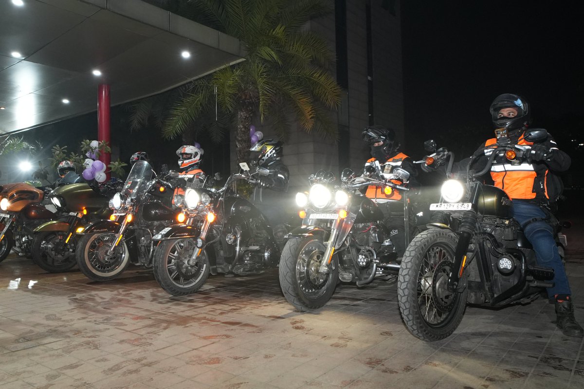 fortis_hospital's tweet photo. Witness the Flag-Off and the roar of survivor strength who start this inspiring ride with a celebration of life &amp; courage.
We express our gratitude to the Harley Owners Group and the Fortis Delhi NCR team for making this happen.

Watch this space for snippets of #RideForCancer. https://t.co/IQ1l1Ls5gI