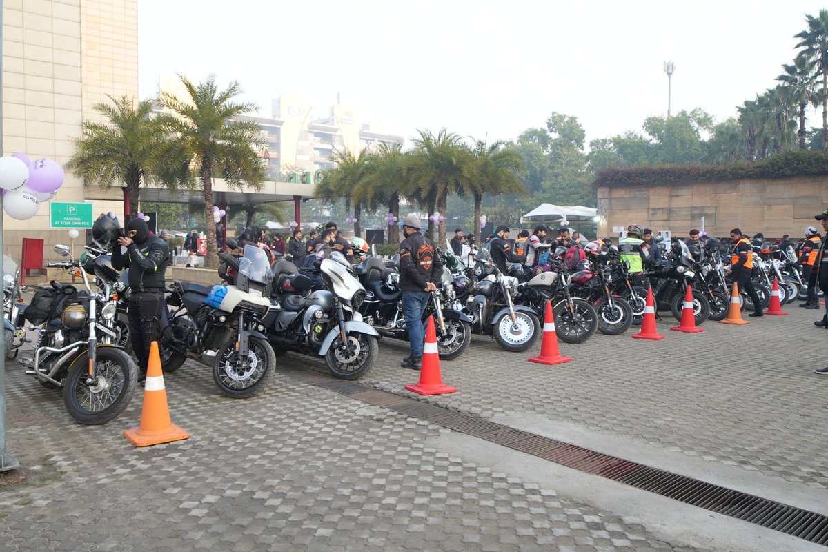 fortis_hospital's tweet photo. Witness the Flag-Off and the roar of survivor strength who start this inspiring ride with a celebration of life &amp; courage.
We express our gratitude to the Harley Owners Group and the Fortis Delhi NCR team for making this happen.

Watch this space for snippets of #RideForCancer. https://t.co/IQ1l1Ls5gI