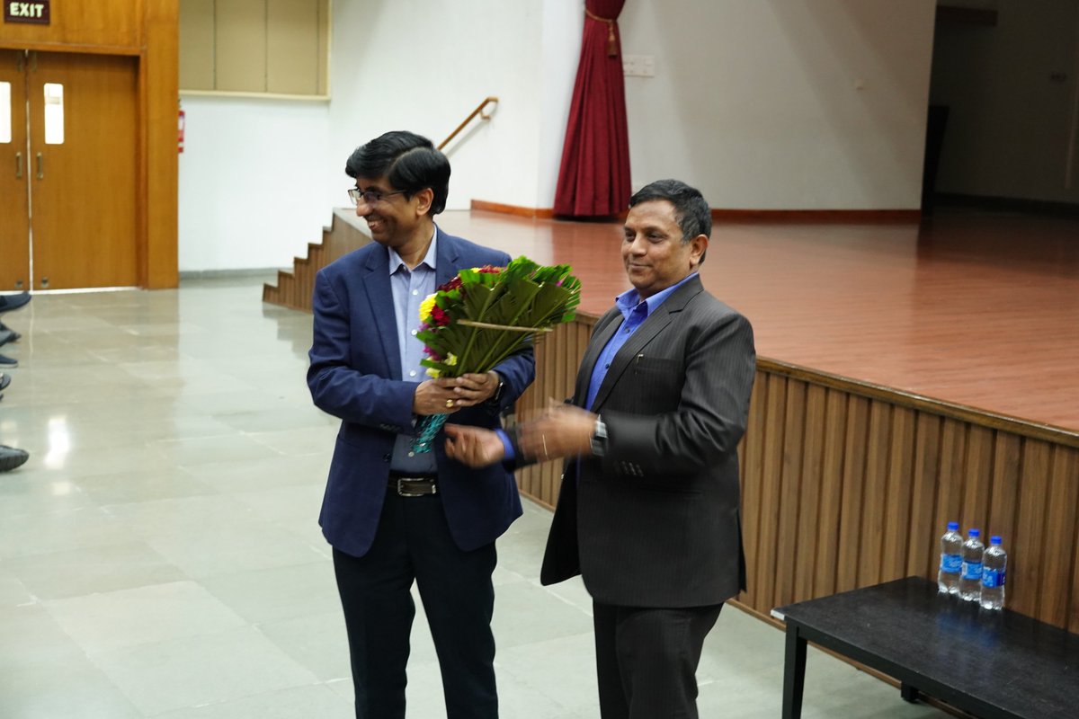 LibraryIISERB's tweet photo. Prof. Abhay Karndikar's enlightening talk @iiserbhopal  unveils the future of wireless connectivity, Frugal 5G networks, the pivotal 5Gi standard,  envisioning India as a 2030 global leader in wireless innovation. Connecting the unconnected! #5G #5Gi  #iiser #iiserb #Wireless https://t.co/Lqy4QYKuif