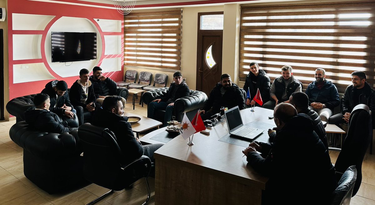 İlçe Gençlik Kolları Başkanımız Sn. <a href="/ErgormusAli/">Mehmet Ali Ergörmüş</a> Başkanlığında İlçe Yönetim Kurulu toplantımızı gerçekleştirdik.

<a href="/eyupkadirinan/">Eyyüp Kadir İnan</a>
<a href="/cmlmehmetoglu/">Cemal  MEHMETOĞLU</a> 
 <a href="/kadiralicelik/">Kadir Ali Çelik</a> 
<a href="/arahmankikizade/">Abdurrahman KİKİZADE</a>