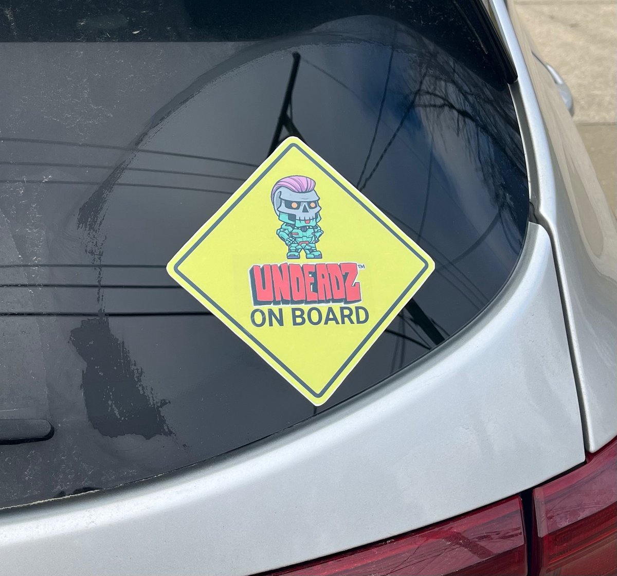 ExcaliberArtEth's tweet photo. #GM
Got that new @markusmanson vinyl decal. Sup wit it?!
#undeadz #genuineundead @GenuinelyUndead #nft #nftart #nftprint @opensea https://t.co/8vsMhwSNr3