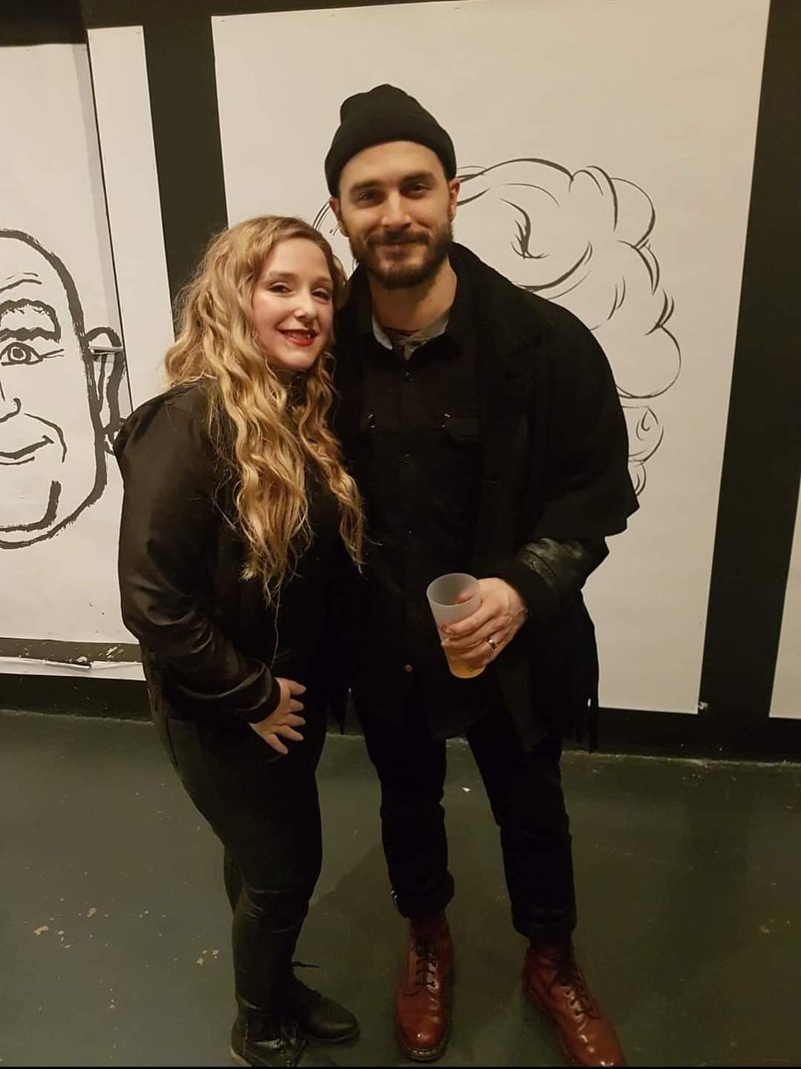 0cii's tweet image. Les 2 premières datent de 2020. Avec les cheveux rouge, c'était en 2022, il m'avait reconnue. La dernière c'est aujourd'hui, et encore une fois, il m'a reconnue. Je suis si choquée #TBL #Malarkey