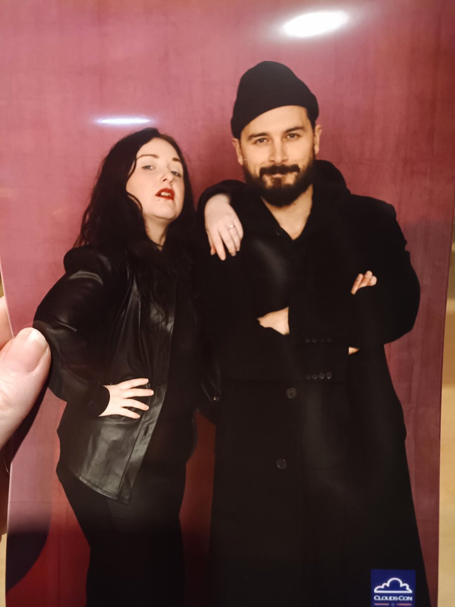 0cii's tweet image. Les 2 premières datent de 2020. Avec les cheveux rouge, c'était en 2022, il m'avait reconnue. La dernière c'est aujourd'hui, et encore une fois, il m'a reconnue. Je suis si choquée #TBL #Malarkey