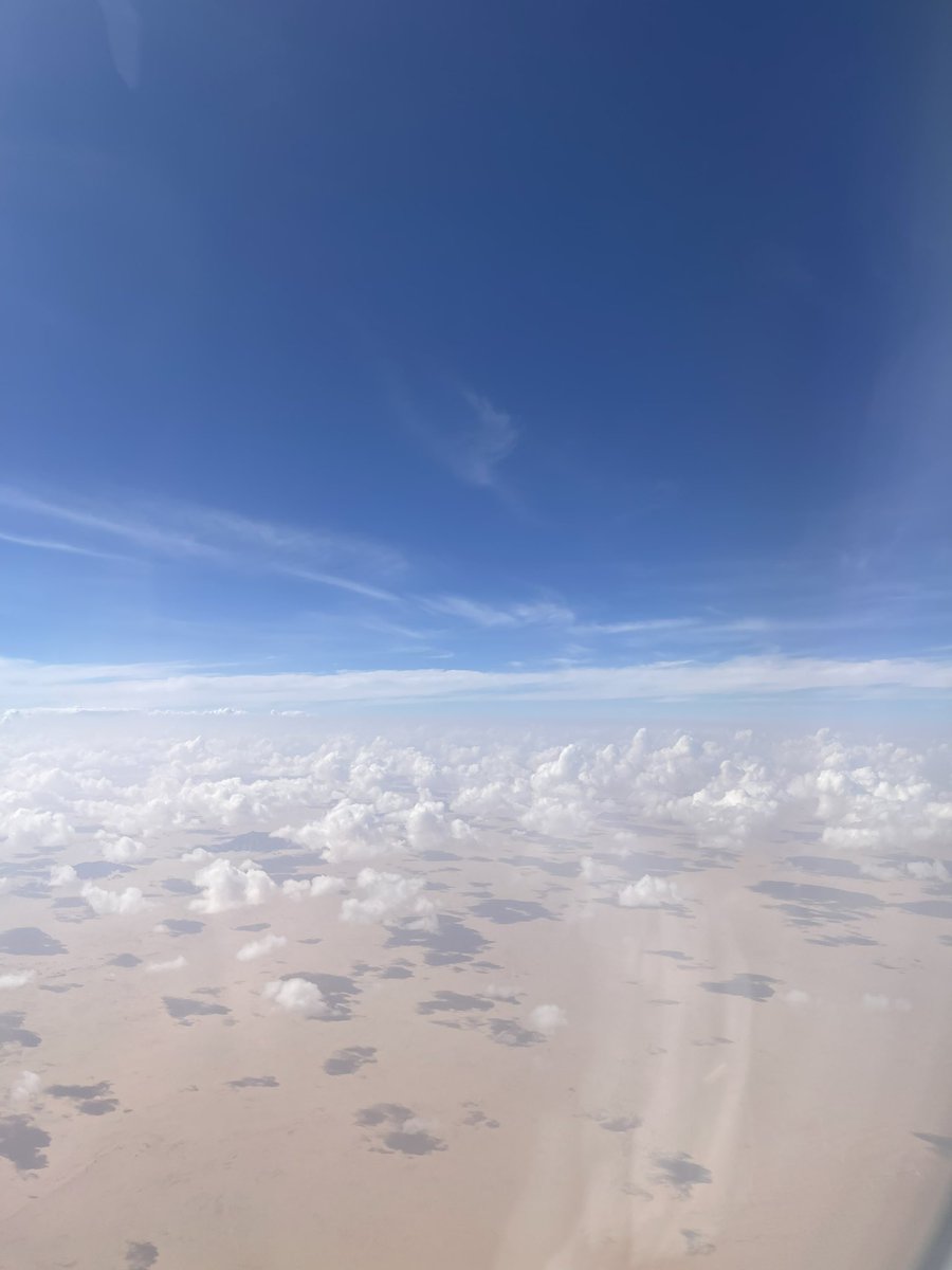D7mi_i8's tweet photo. يالله وانت العالم بحال عبدك 
تغفر لي ذنوبي وتلطف بحالي 

أنا الفقير ومستظلٍ بظلك
ماهو بظل الغيم وسط الصحاري

ظلٍ ظليل سعد من كان ظله 
في يوم كل الناس تبغى الغمامي https://t.co/rsLHgfZTlB