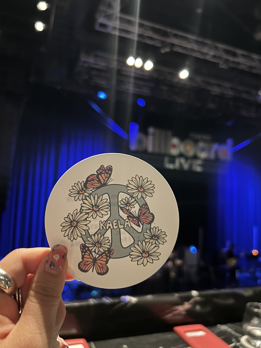 eaterkiki's tweet photo. カエラちゃんのbillboard LIVE
滑り込みで当日参戦！！
ライブハウスとはまた違う、おめかしカエラちゃんも素敵だった〜！！！ https://t.co/1SIfu7te82
