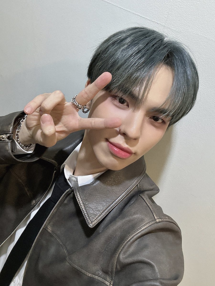 CIX_twt's tweet photo. 오늘도 고마워따 픽스들💙

#CIX #FIX #BX #이병곤 #병곤 #평픽사💙 https://t.co/U0EN8bokiY