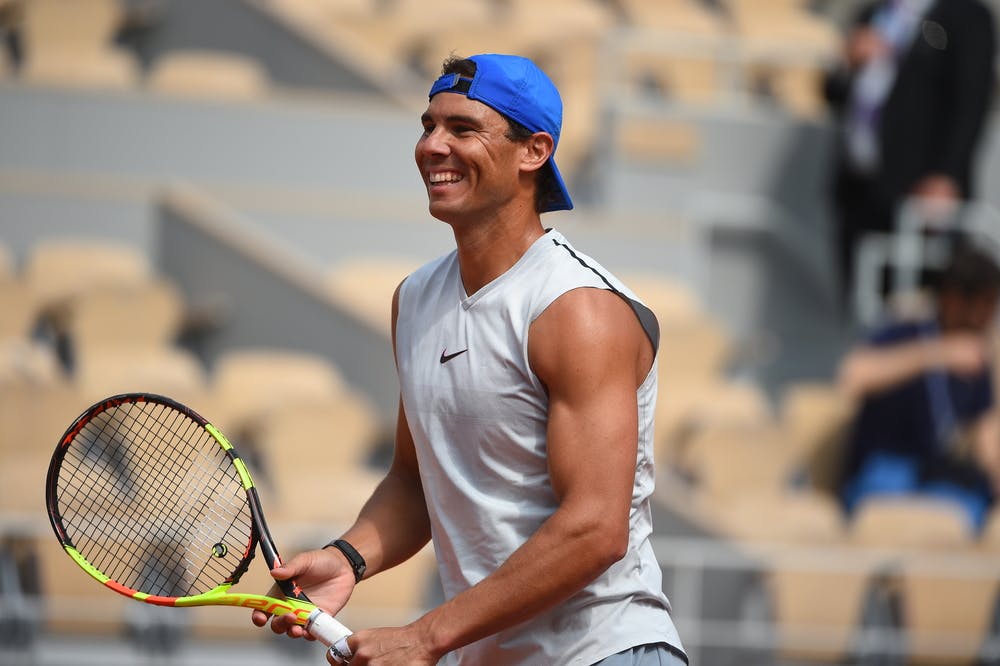 Zwxsh's tweet photo. 🇪🇸 Rafael Nadal's likely schedule until the summer:

🇶🇦 Doha 250 🔵 (19th-24th Feb)
🇺🇸 Las Vegas - The Netflix Slam 🔵 (3rd March)
🇺🇸 Indian Wells M1000 🔵 (6th-17th March
🇲🇨 Monte-Carlo M1000 🟠 (7th-14th April)
🇪🇸 Barcelona 500 🟠 (15th-21st April)
🇪🇸 Madrid M1000 🟠 (24th April - 5th May)
🇮🇹 Rome M1000 🟠 (8th-19th May)
🇫🇷 Roland Garros ⭐ 🟠 (26th May - 9th June)
🇬🇧 Wimbledon ⭐ 🟢 (1st-14th July)
🇫🇷 Olympics 🏅 🟠 (26th July - 11th August)

Health willing 🤞🏻