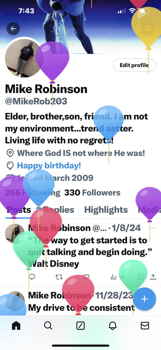 MikeRob203's tweet photo. There are balloons on my page…you know what that means!!! Happy Birthday to me! https://t.co/EkLtpHq80W