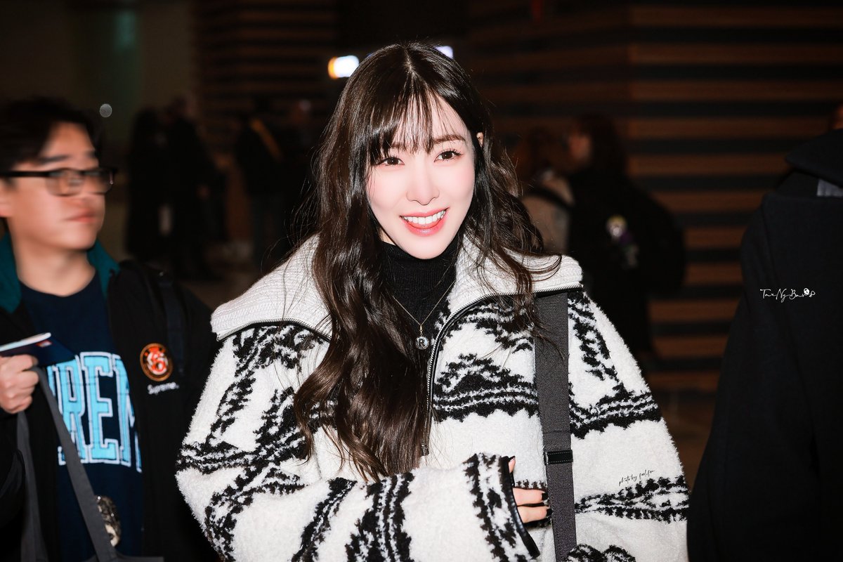 PreciousMmts's tweet photo. 240202 티파니 👂🏻
#TIFFANYYOUNG #티파니 #티파니영 https://t.co/5zFg3cwFjZ