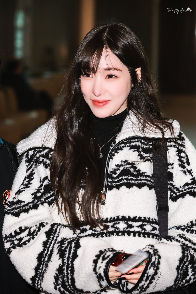 PreciousMmts's tweet photo. 240202 티파니 👂🏻
#TIFFANYYOUNG #티파니 #티파니영 https://t.co/5zFg3cwFjZ