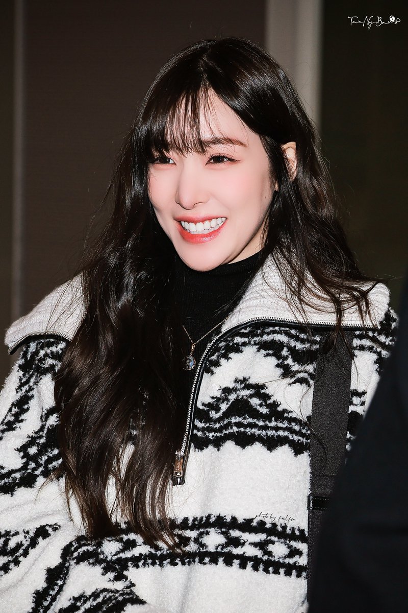 PreciousMmts's tweet photo. 240202 티파니 👂🏻
#TIFFANYYOUNG #티파니 #티파니영 https://t.co/5zFg3cwFjZ