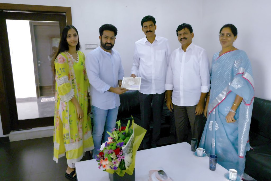 Ponguleti Srinivasreddy along with his family Came to @tarak9999 House and invited to his Son LohithReddy Marriage