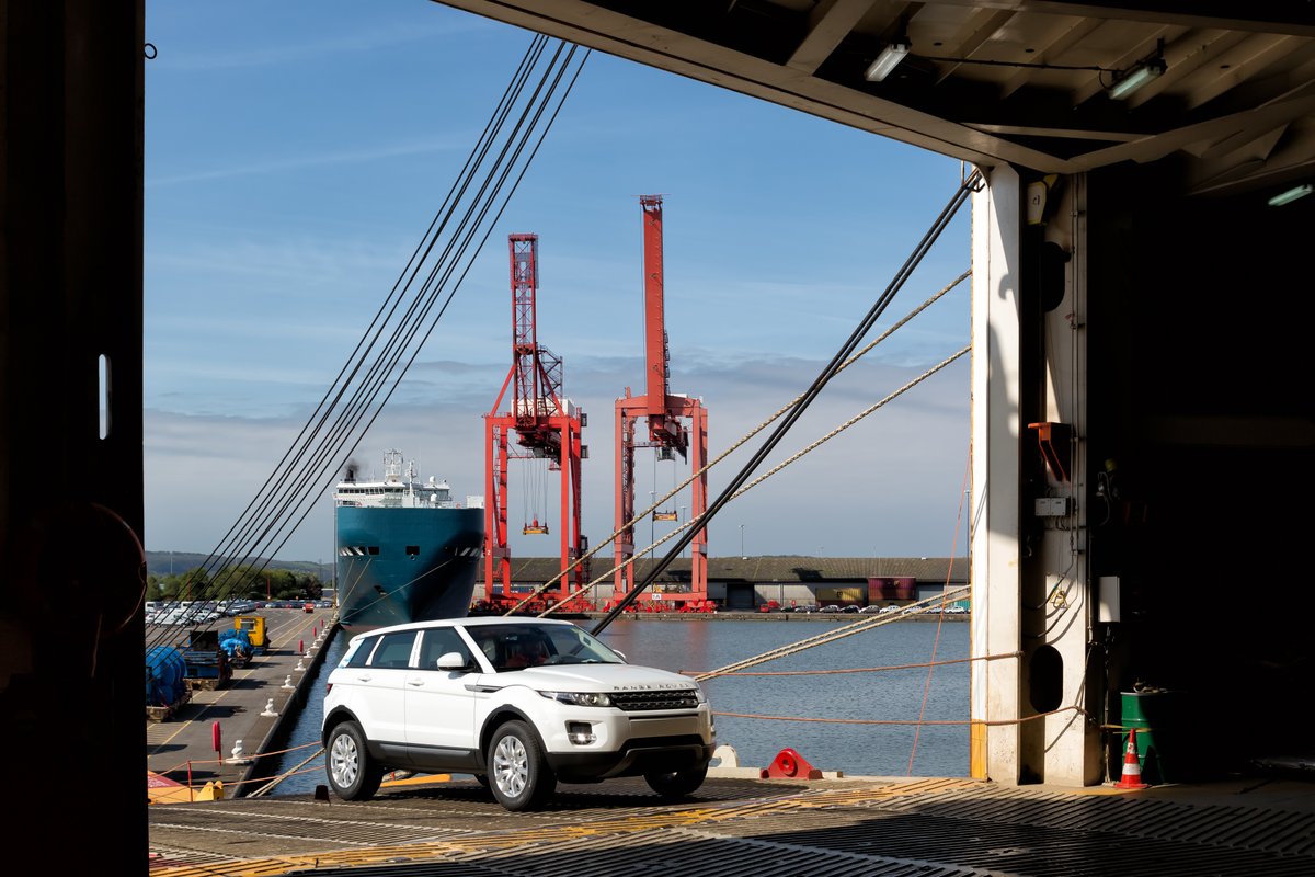 Are you ready to drive your career forward? We're on the lookout for dedicated Car Trade Operatives to join our team. Find out more now: bristolport.co.uk/careers/curren… #JoinOurTeam #BristolPortJobs #CarTradeOperatives #DrivingOpportunity #Portbury #Avonmouth 🚗🔑